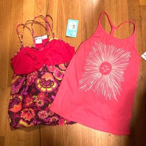 Girls NWT Roxy tank lot.